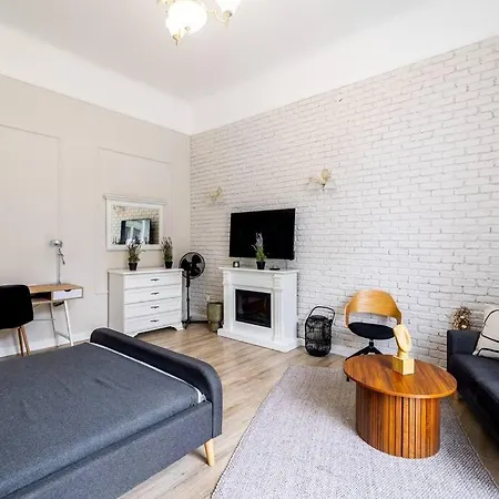 Modern 3 Bedrooms *